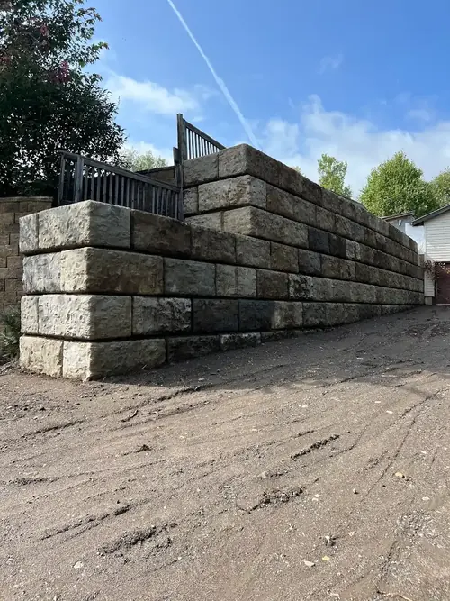 Retaining wall
